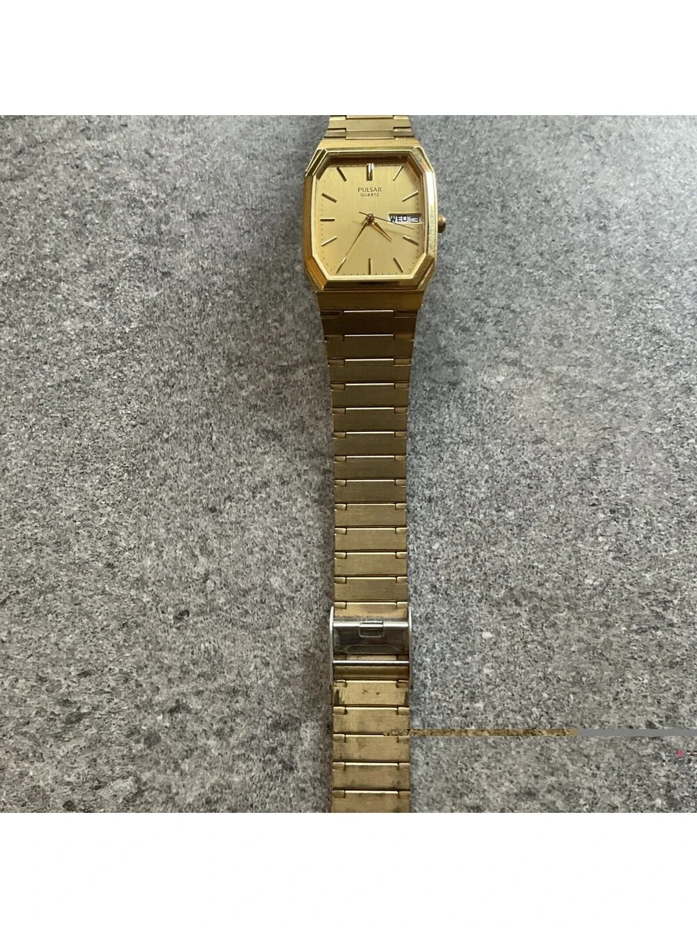 Vintage Pulsar Watch V533-5A70 28mm Gold Tone Rectangle Tank Day/Date Dial A5